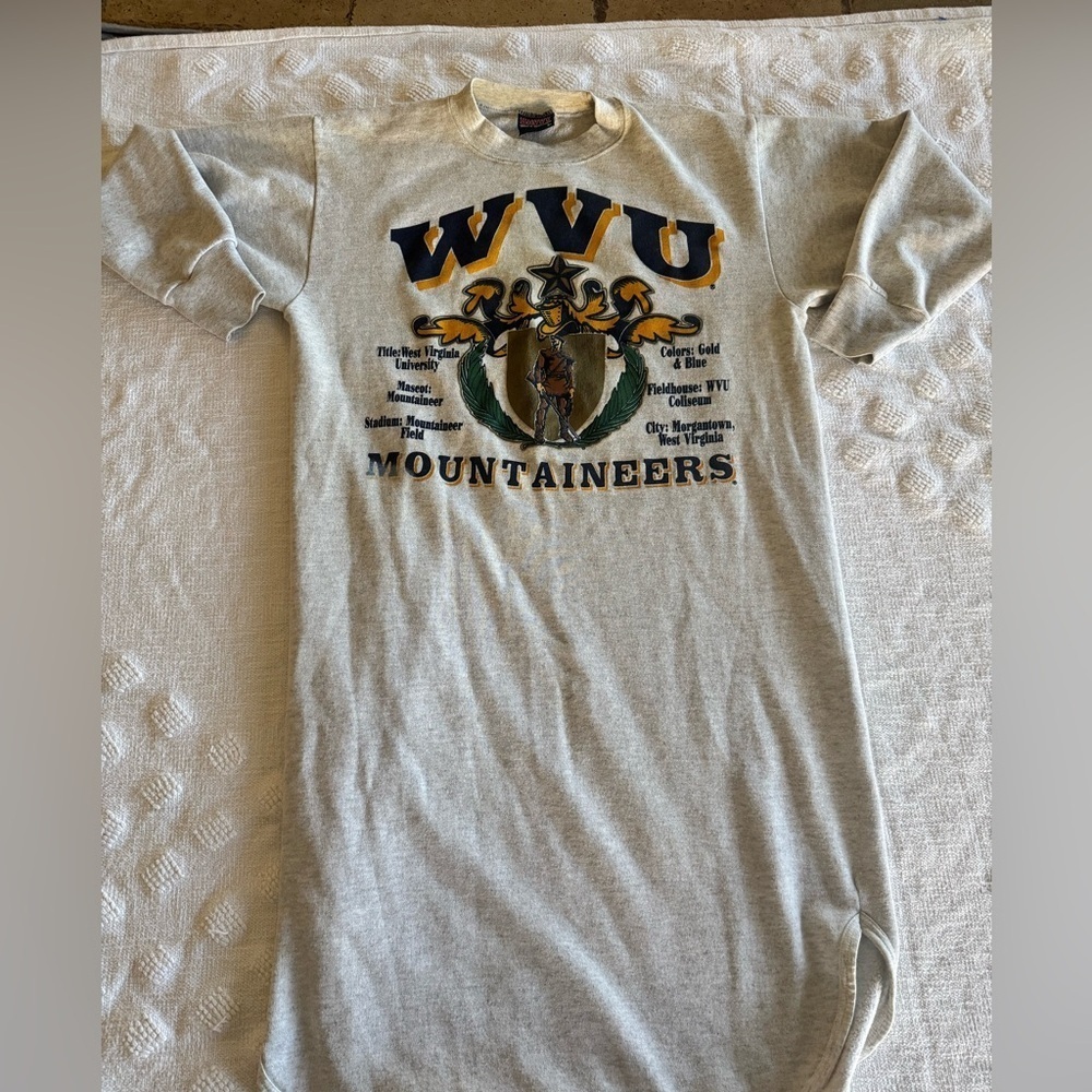 VTG-SAVVY Trau& Loevner
 long sleeve West Virginia Mountaineers SZ L